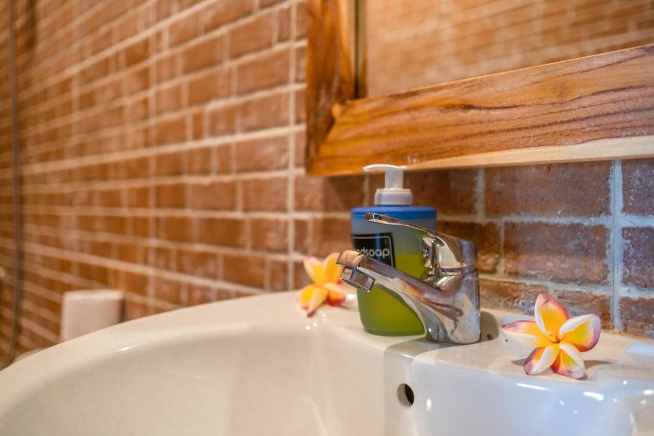 Wooden Puri Guesthouse Uluwatu Dış mekan fotoğraf